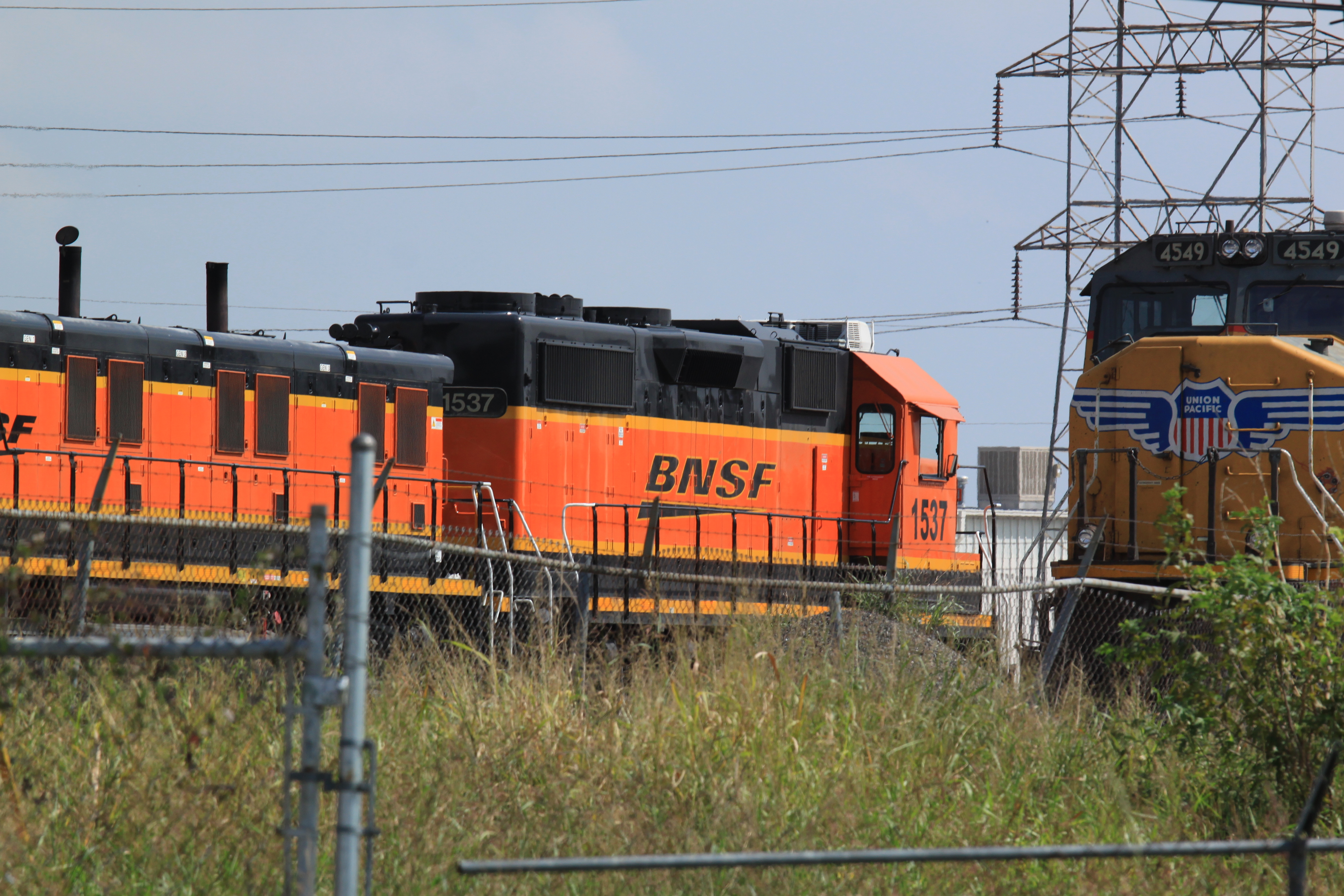 BNSF 1537